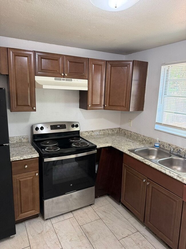 Building Photo - 8105 N Klondyke St