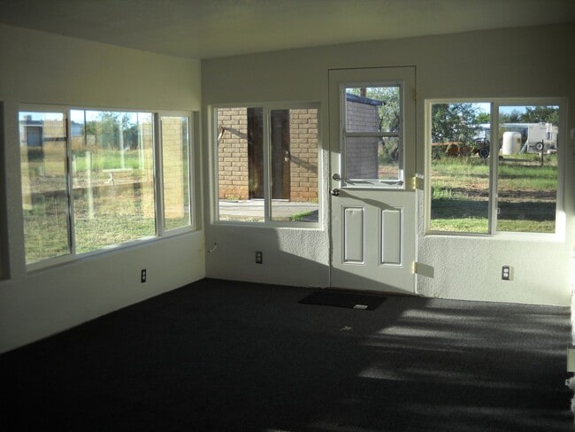 Building Photo - Great views on one acre.