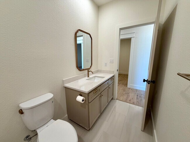 Building Photo - 509 Waggoner Ln