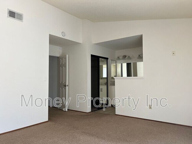 Building Photo - 1766 Bristol Ct