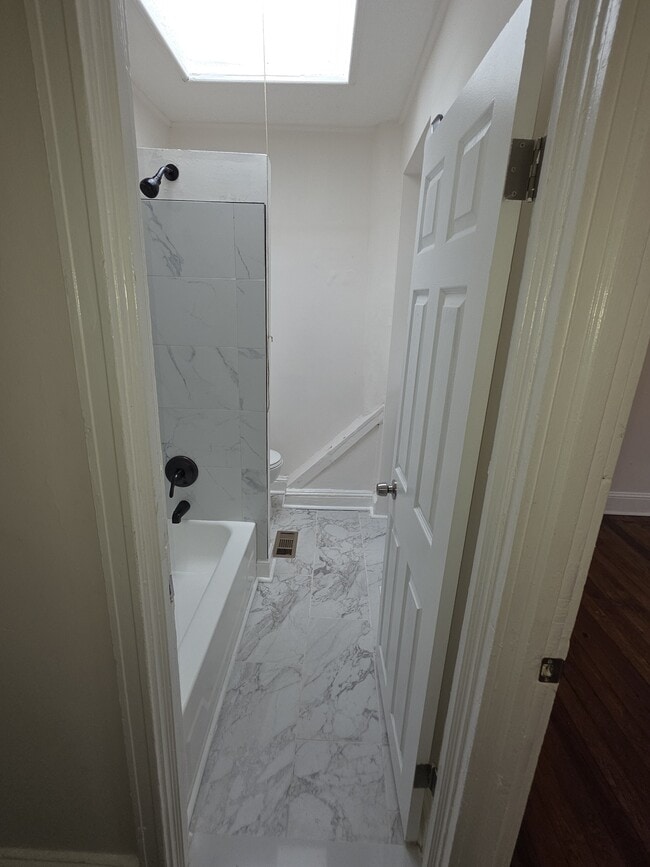 Building Photo - 3151 Ravenwood Ave