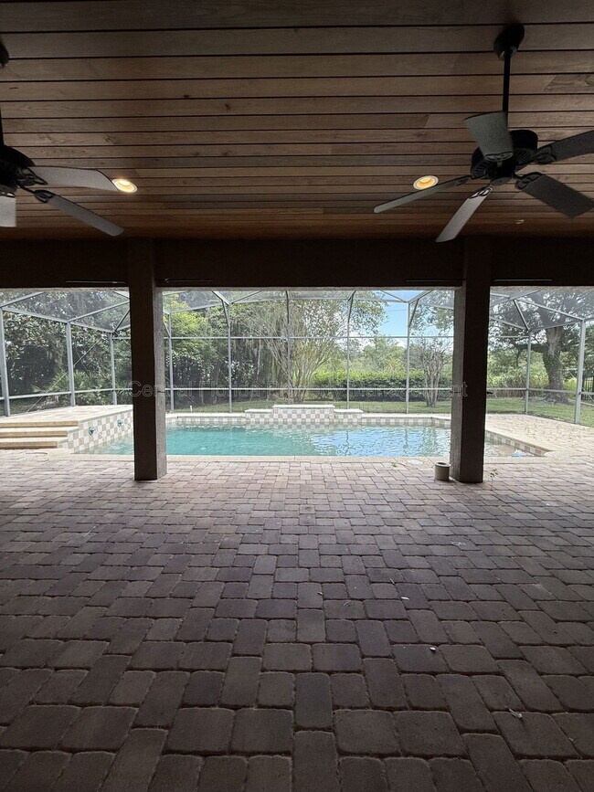 Building Photo - 708 Palenci Ct