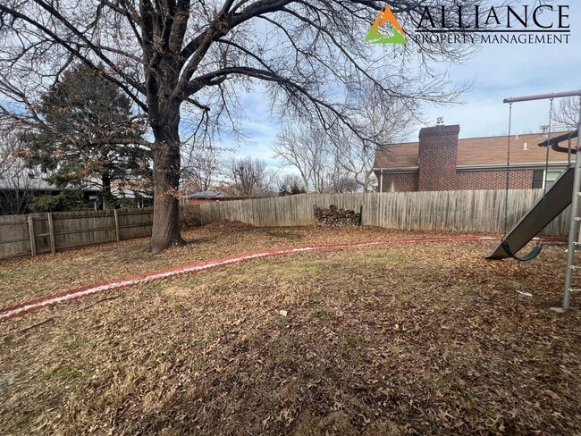 Building Photo - Beautiful Home with Easy Access to Ft. Riley!