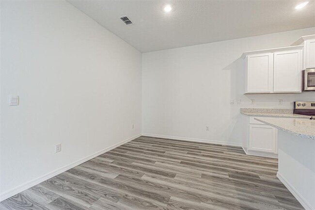 Building Photo - 31415 Paper Birch St