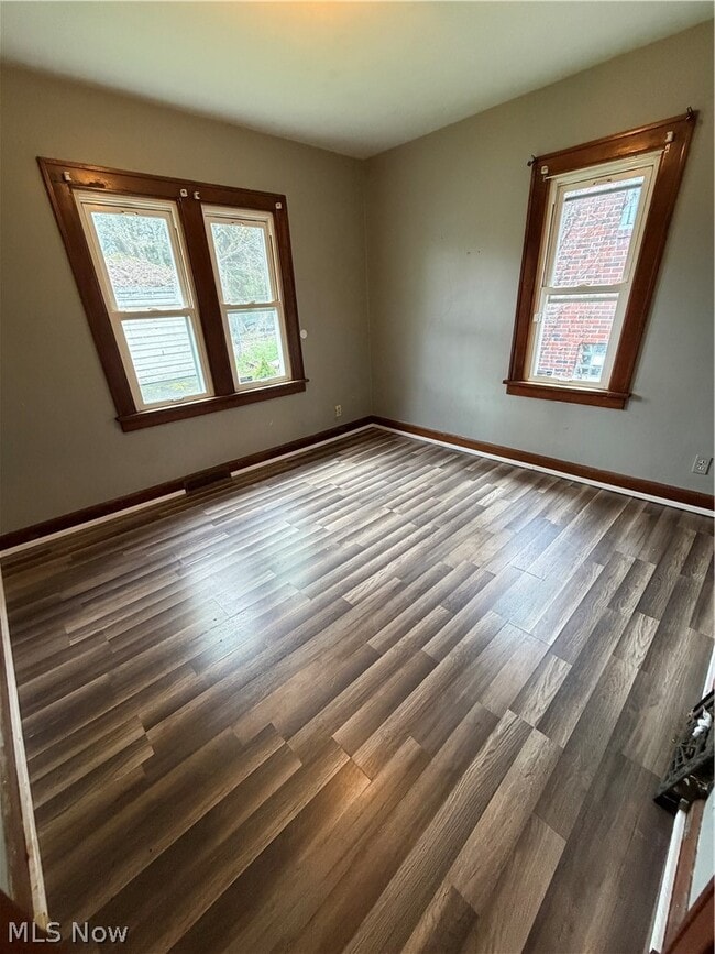 Building Photo - 119 Upland Ave