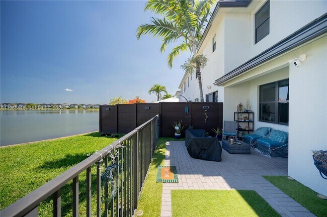 Building Photo - 15785 NW 91st Ct