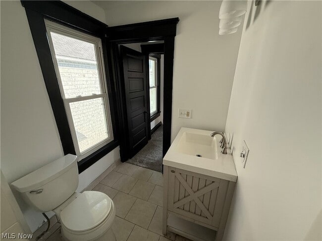 Building Photo - 70 Wise St