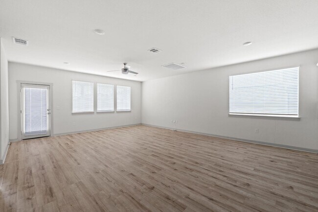 Building Photo - 7404 Sagira Path