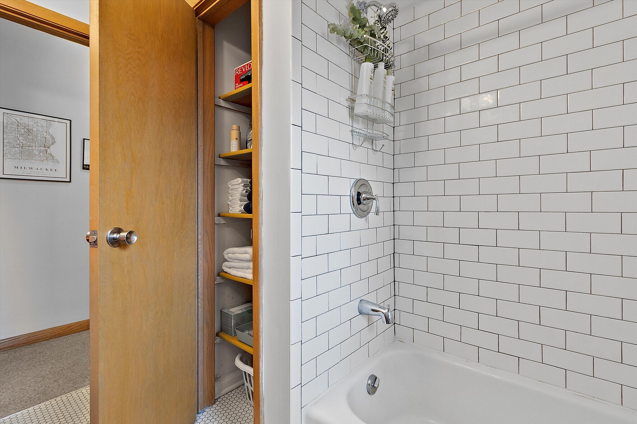 Building Photo - 426 E Ohio Ave