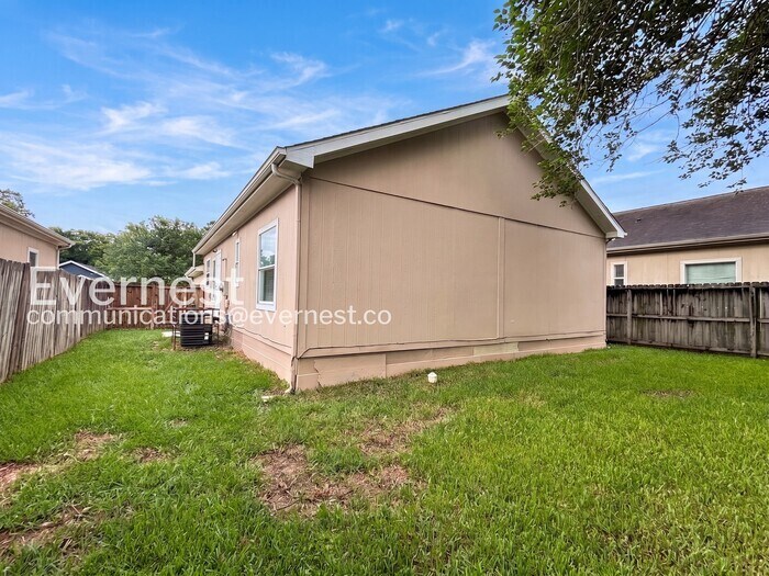 Building Photo - 11711 Greenglen Dr