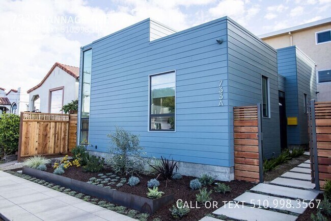 Building Photo - 733 Stannage Ave