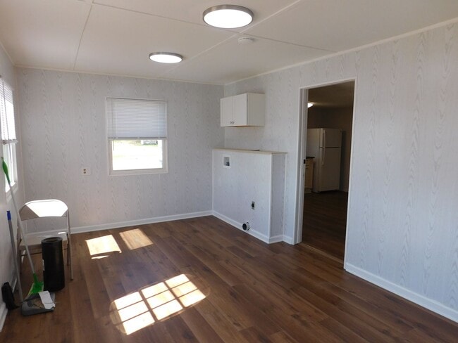 Building Photo - 421 Church Rd