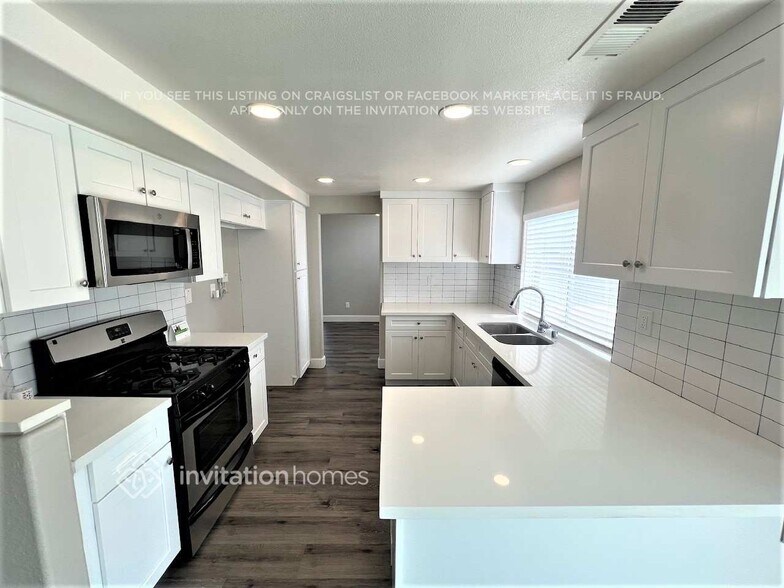 Building Photo - 27064 Bucking Bay Dr