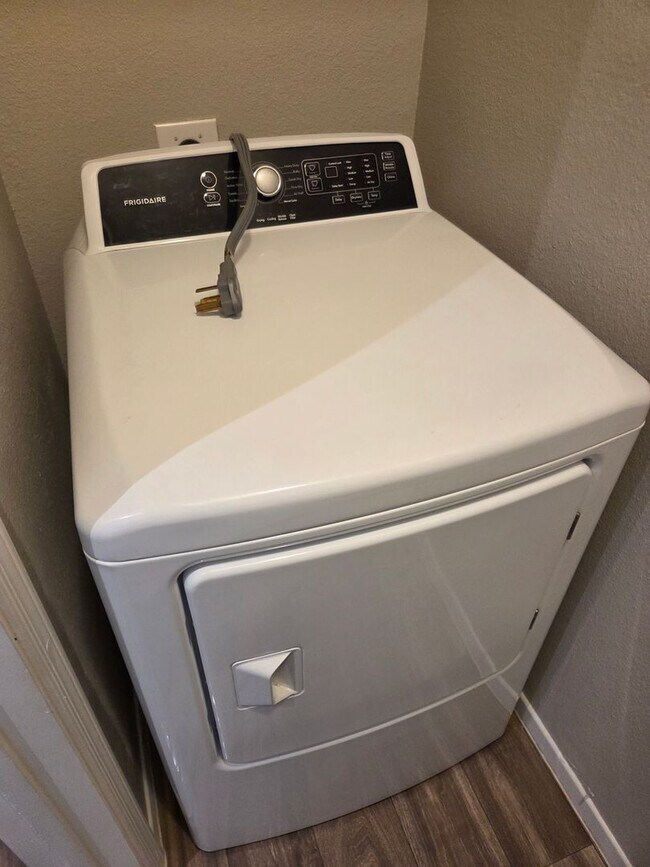 Building Photo - San Simeon Condo