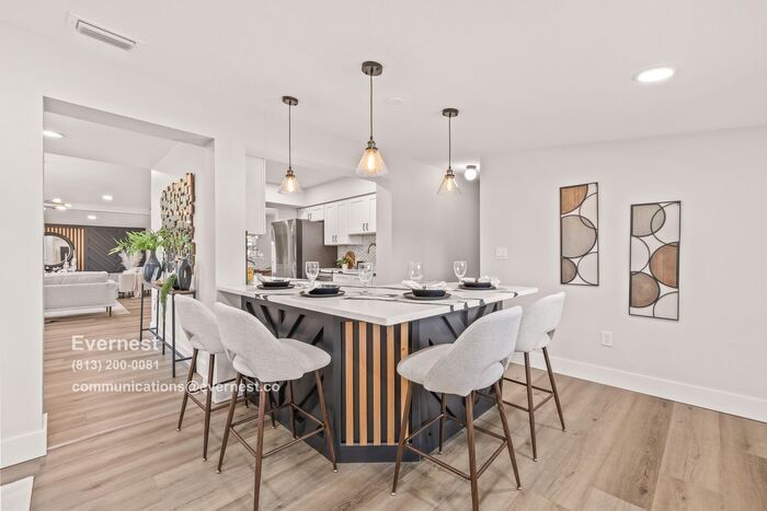 Building Photo - 5908 S Manhattan Ave