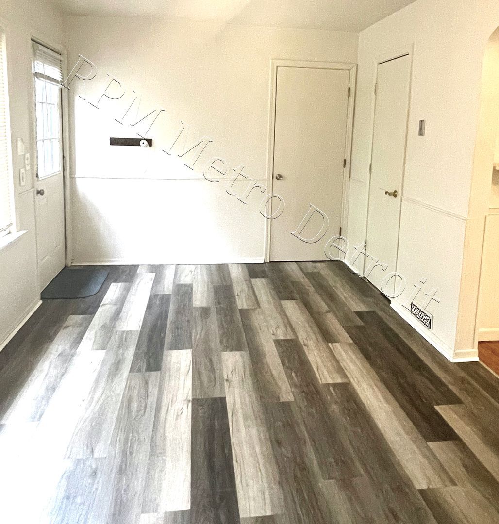 Building Photo - 32851 Linderman Ave