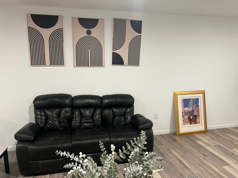 Building Photo - 2398 Tree Vista Ct