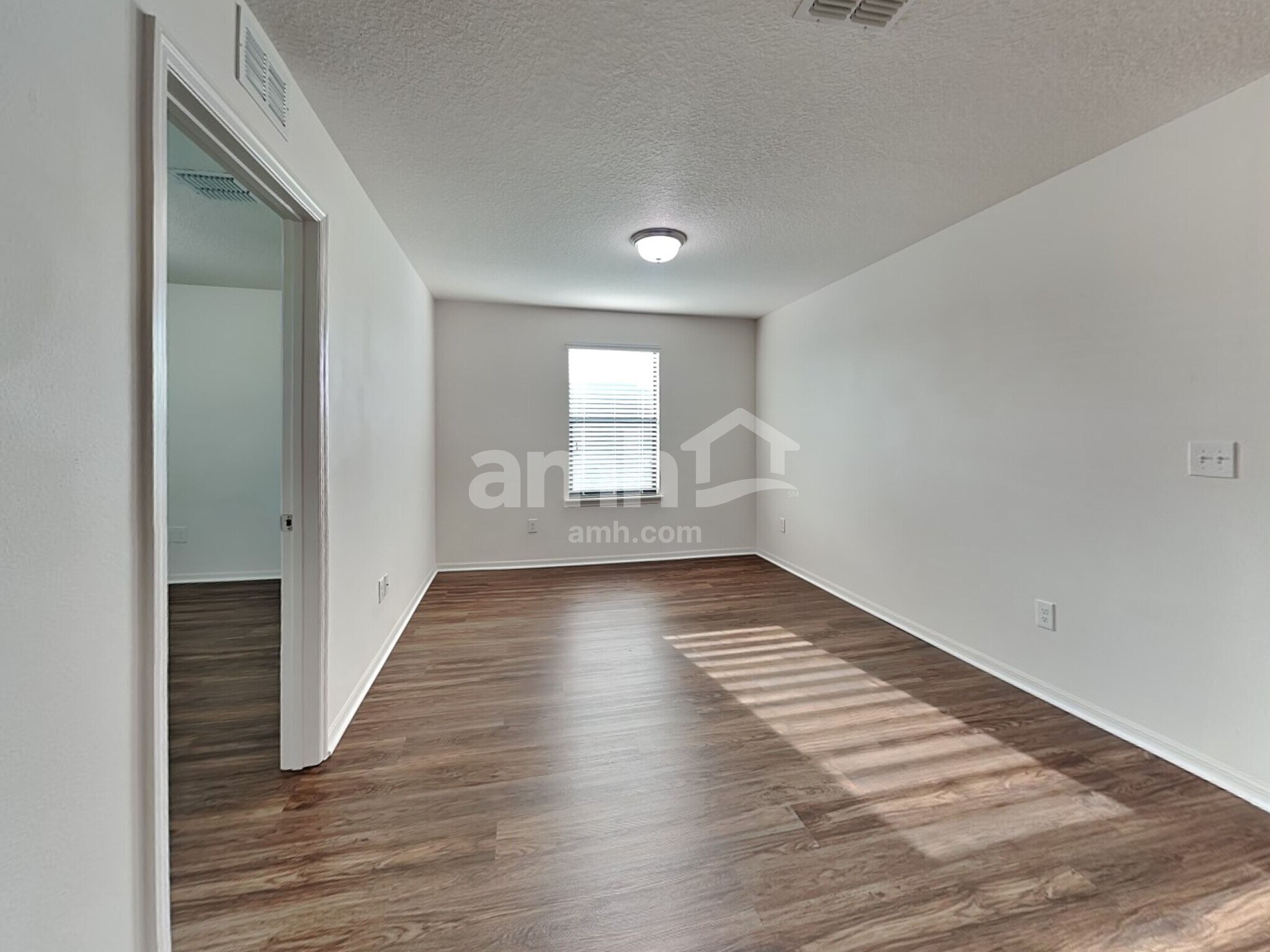 Building Photo - 11870 Thicket Wood Dr
