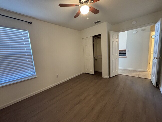 Building Photo - Charming 3 Bed / 2 Bath Home on a Quiet Cul-de-Sac with Spacious Backyard!