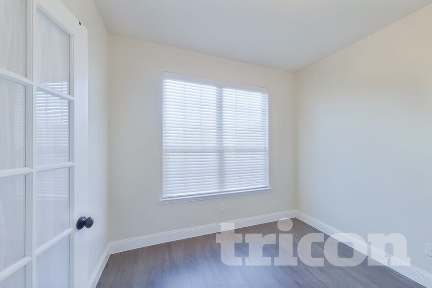 Building Photo - 208 Melody Wy