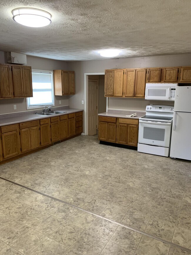 Building Photo - 4239 Redick Ave