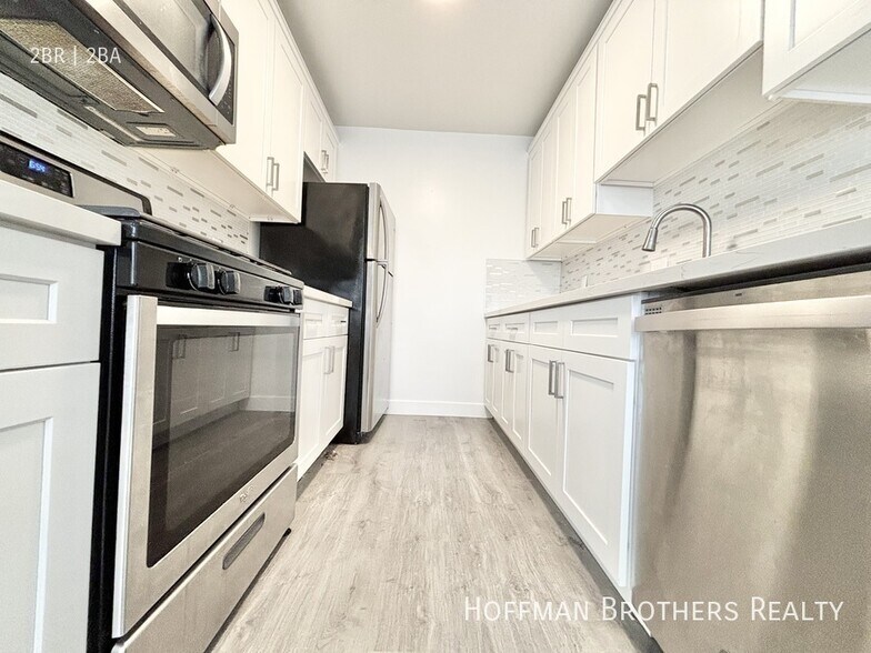 Building Photo - 5311 Hermitage Ave