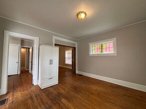 Building Photo - 47 Elmhurst-VR