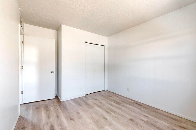 Building Photo - Cozy 3 Bedroom 1.5 Bathroom In NW Albuquerque!