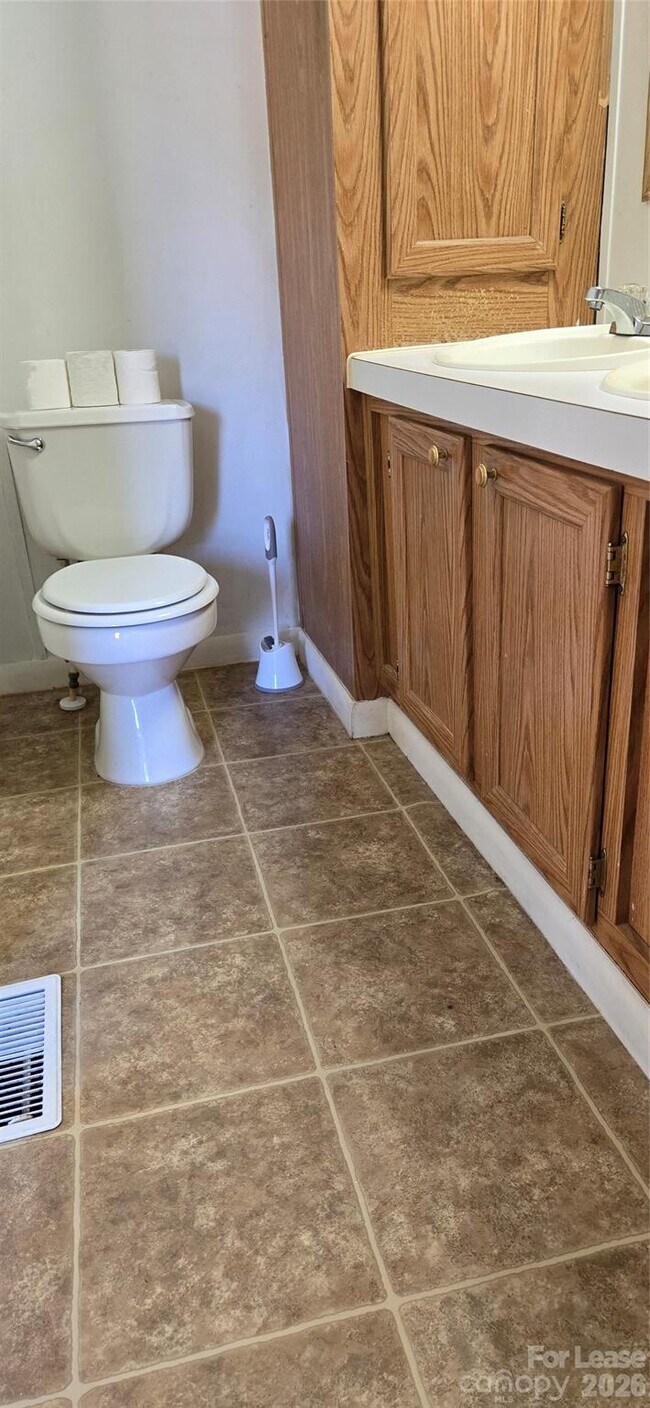 Building Photo - 16554 Silver Rd