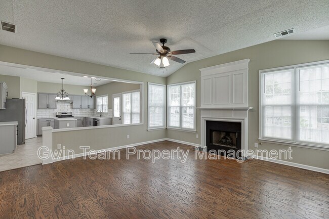 Building Photo - 305 Leatherman Ct
