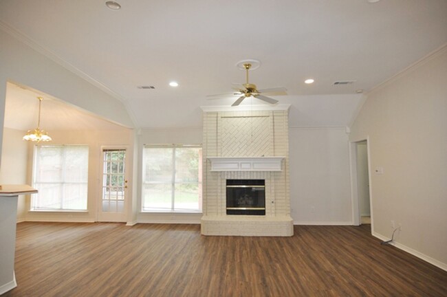 Building Photo - Hurst 3-2-2 Birdville ISD Quick Move-In