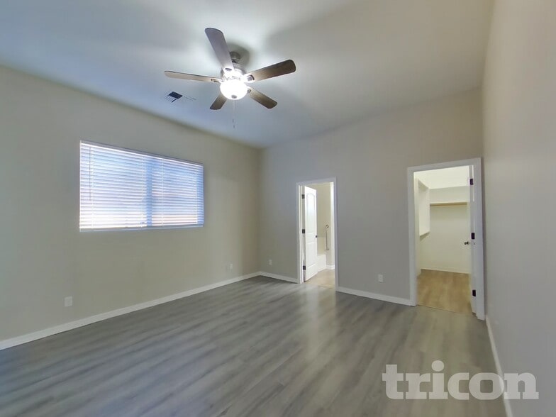 Building Photo - 9474 W Pineveta Dr