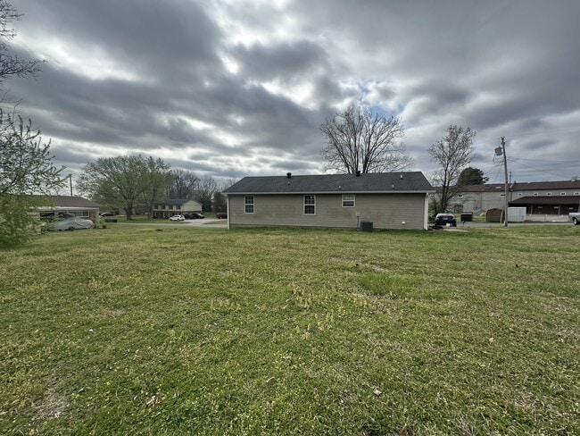 Building Photo - 361 Dupuis Dr