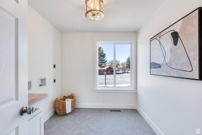 Building Photo - 881 S 635 W