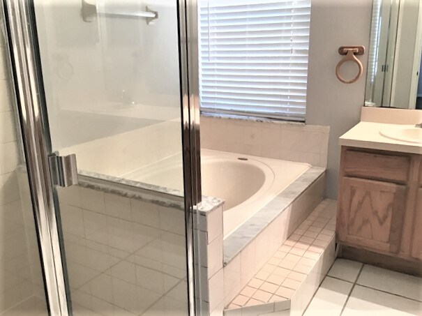 Building Photo - 805 Topaz Dr