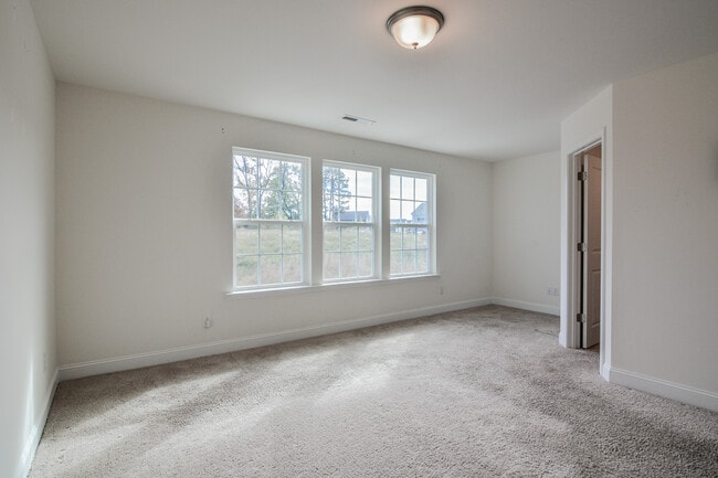 Building Photo - 145 Noble Deer Wy