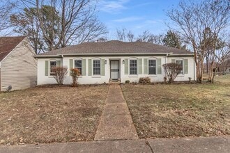 Building Photo - 960 Hunters Point