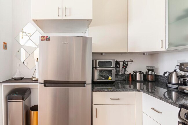 Building Photo - 1709 New Hampshire Ave NW