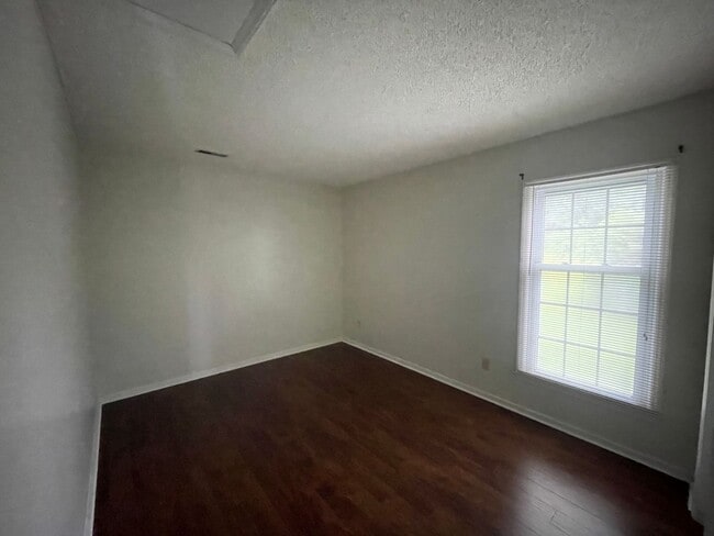 Building Photo - Duplex
