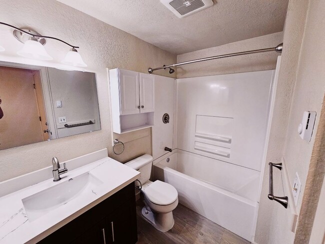 Building Photo - Newly Remodeled Two Bed One Bath Unit in the Heart of Sultan