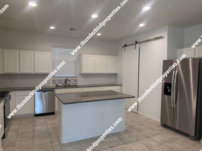 Building Photo - 2605 Stryker Road Southeast