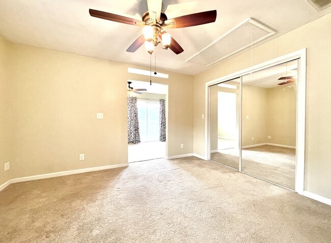 Building Photo - 1014 Scarlet Oak Ct S