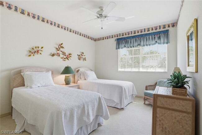 Building Photo - 483 Palo Verde Dr