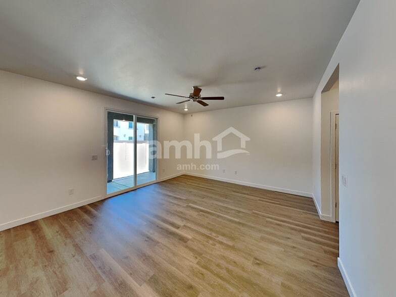 Building Photo - 7352 S Avenida Obelo