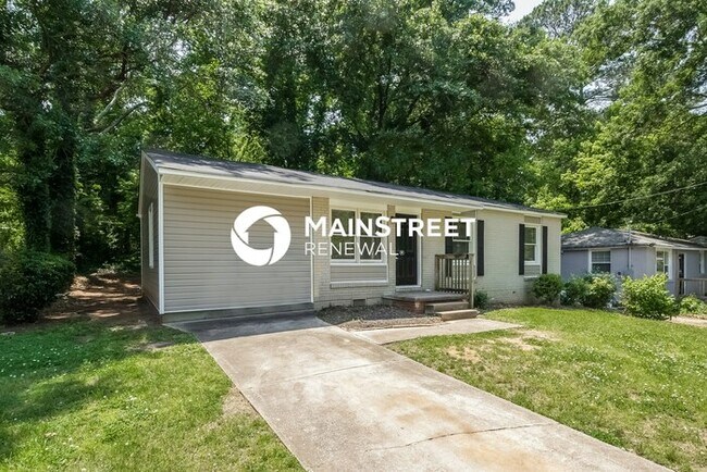 Building Photo - 4 Bedroom Pet-Friendly Home in Atlanta, GA with Main Street Renewal