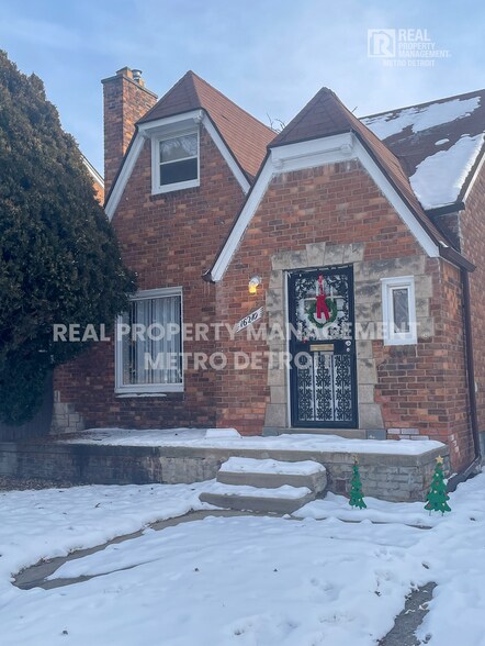 Primary Photo - 16210 Ferguson St