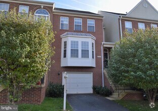 Building Photo - 8933 Royal Astor Way