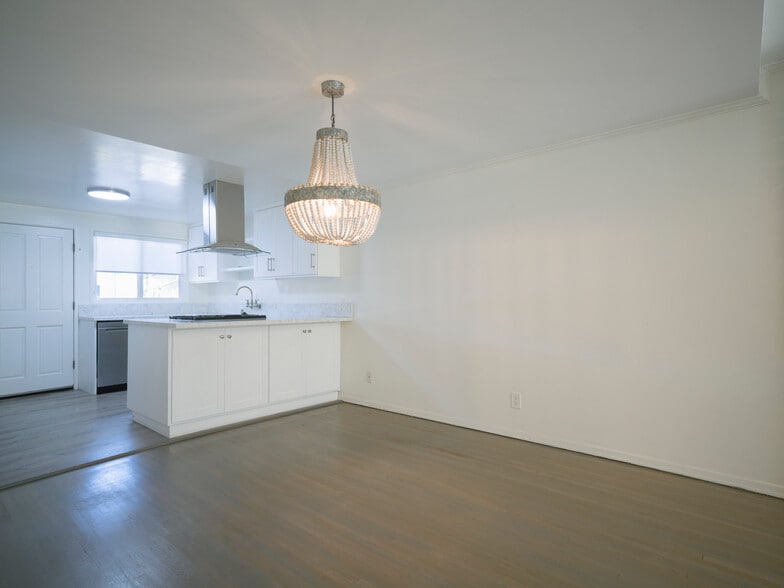 Building Photo - 505 Via del Monte