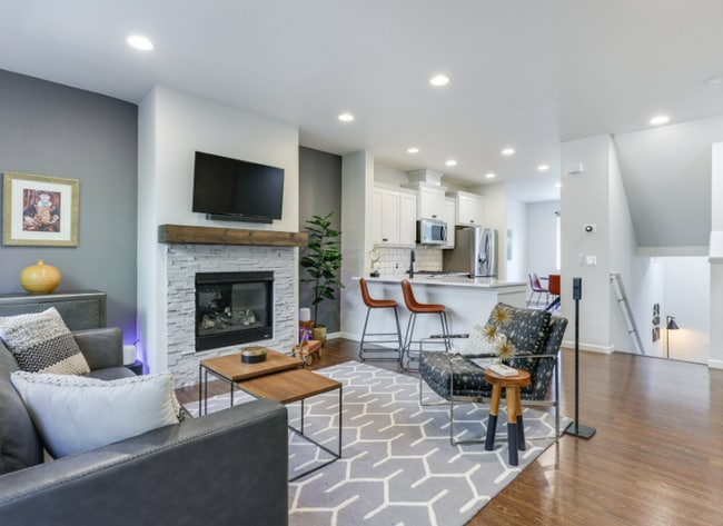 Building Photo - Immaculate 2-Bedroom Townhome in Tanasbourne with Smart Upgrades & High-End Finishes!