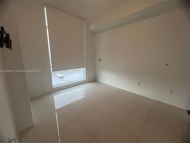 Building Photo - 7661 NW 107th Ave